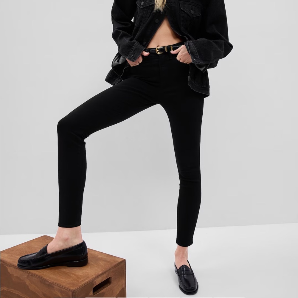 Vintage Black Velvet Denim Gap Skinny Jeans (Size 6)